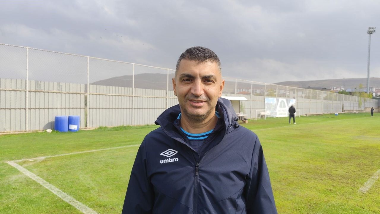 Elazığspor Teknik Direktörü Bozkurt, Hatayspor galibiyetini ve Arnavutköy maçını değerlendirdi