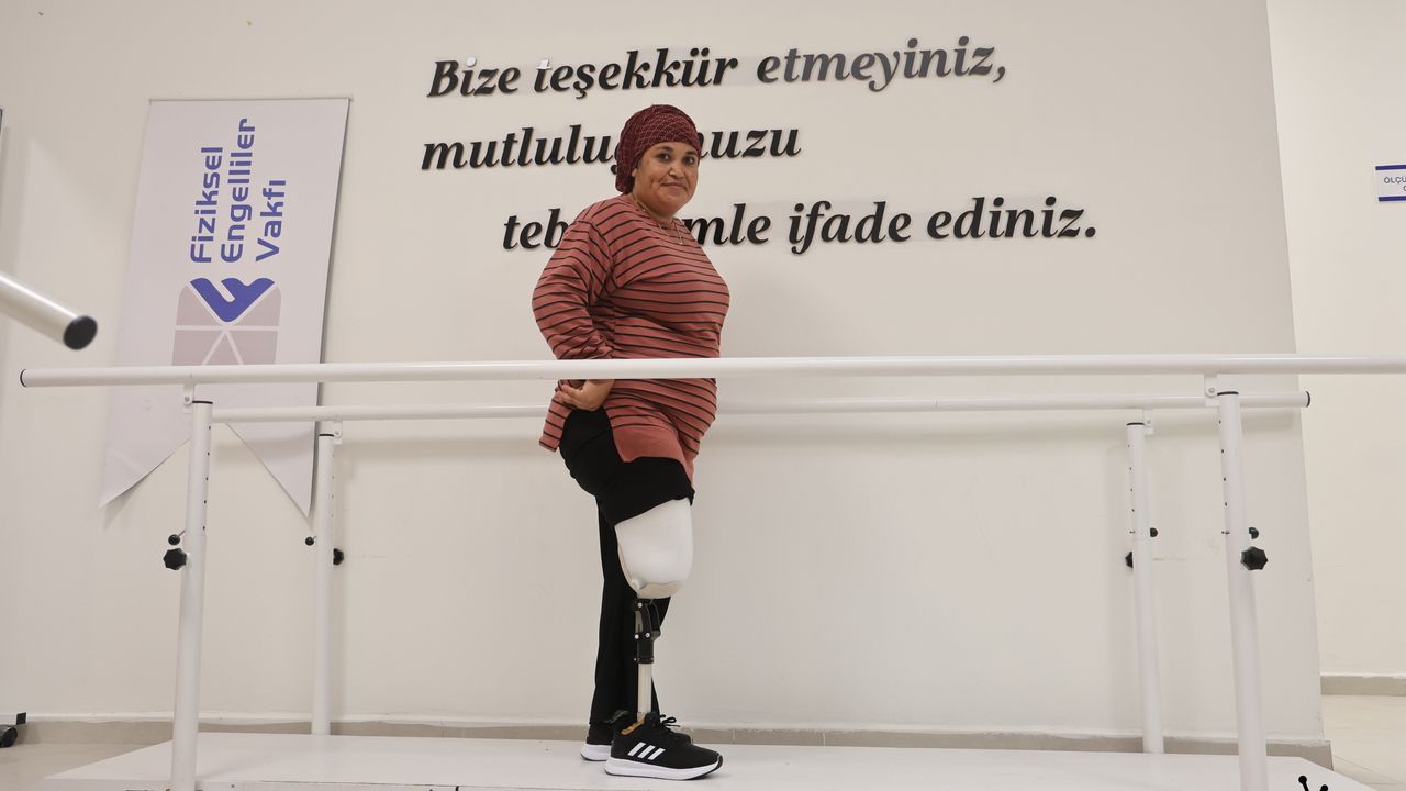 Reyhanlı'da kadın 15 yıl sonra protezle yürüdü