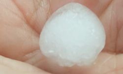 Adana'da yağmurun ardından dolu etkili oldu