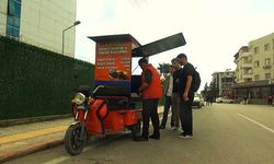 1 metrekarelik ekmek teknesiyle nohut dürüm lezzetini vatandaşın ayağına götürüyor