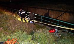 Gece karanlığında şarampole uçan motosikletin 29 yaşındaki sürücüsü öldü
