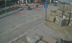 Yaya geçidini kullanmaya çalışan otomobille çarpışan motosikletli metrelerce havaya uçtu