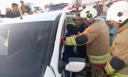 Hatay’da Feci Kaza! İki Otomobil Çarpıştı, 4 Kişi Yaralandı