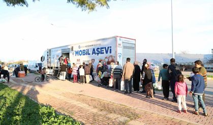 Büyükşehir'in geleneksel iftar ikramı sürüyor