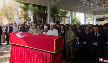 Şehidi, annesi ve kız kardeşleri gözyaşları içerisinde son yolculuğuna uğurladı