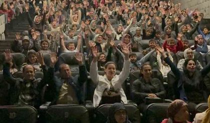 Dörtyol'da ilkokul öğrencileri sinemayla tanıştı