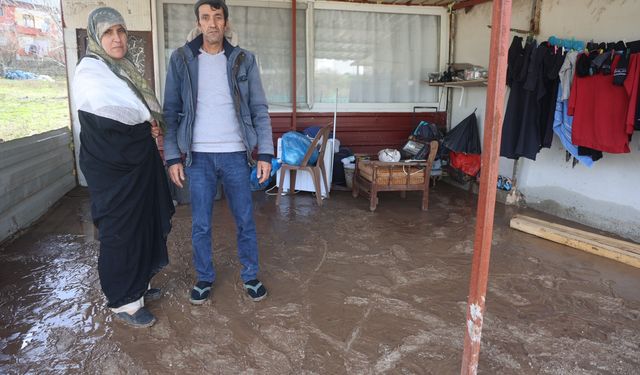 Hatay'da Sel sularının bastığı evi zarar gören kadın afet esnasında yaralandı