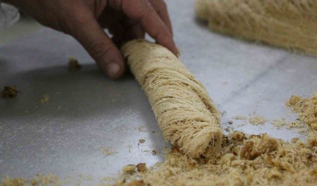 Diyarbakır'da günlük tatlı tüketimi tonları aştı: İşletmeler üç vardiyaya geçti