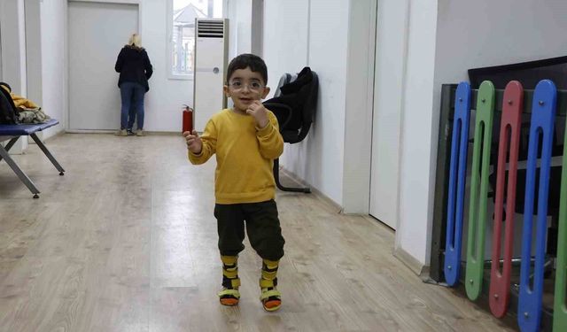 Serebral palsili Eren'in ailesine umut olan ilk adımları yüzleri güldürdü