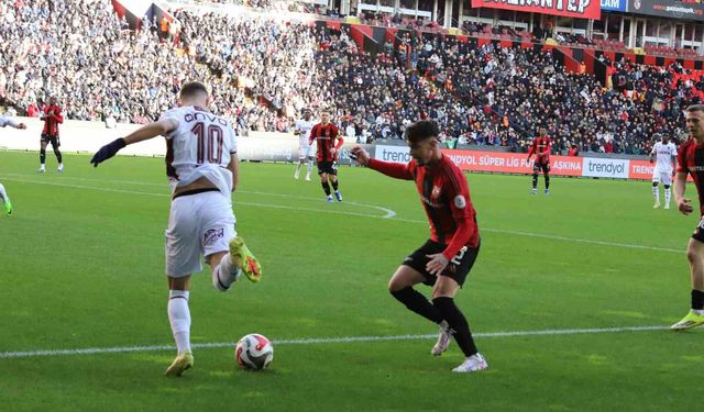 Trendyol Süper Lig: Gaziantep FK: 0 - Trabzonspor: 0 (Maç devam ediyor)
