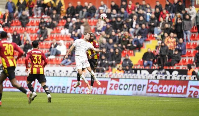 Trendyol Süper Lig: Kayserispor: 0 - Antalyaspor: 0 (İlk yarı)