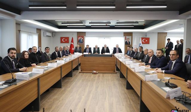 Bakan Uraloğlu Hatay’da Amanos Tüneli’ni İnceledi