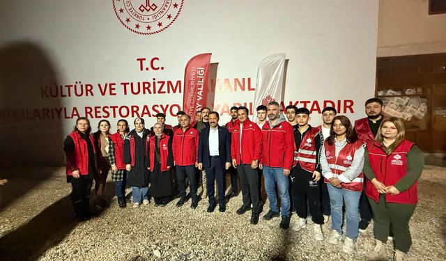 Antakya’da Vakıflar Bölge Müdürlüğü’nden 3 Ayrı Noktada 3 Bin Kişilik Dev İftar