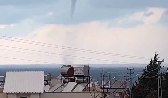 Akdeniz'de oluşan hortum kamerada