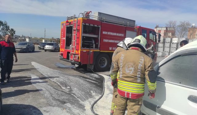 Arsuz'da araç yangını