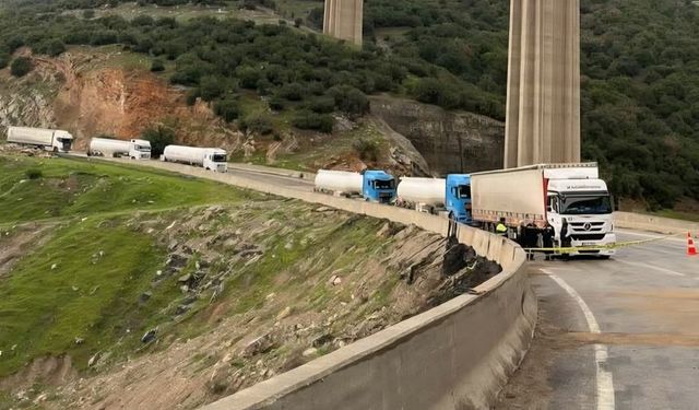 Gaziantep'te iki tır kafa kafaya çarpıştı: 1 ölü