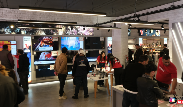 Altıneller Vestel, Defne Sümerler Mağazasını Görkemli Bir Törenle Açtı