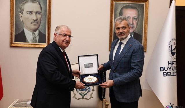 Milli Savunma Bakanı Yaşar Güler’den Hatay Büyükşehir Belediyesine ziyaret