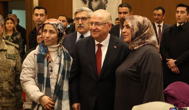 Milli Savunma Bakanı Yaşar Güler, son iftarını Hataylılarla yaptı