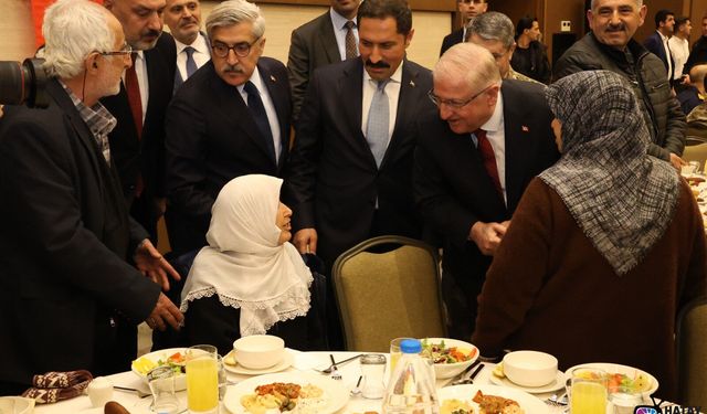 Milli Savunma Bakanı Yaşar Güler, son iftarını Hataylılarla yaptı