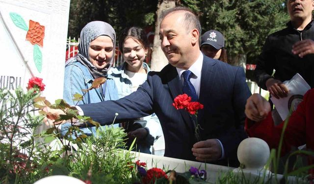 Adana'da şehit polisler unutulmadı