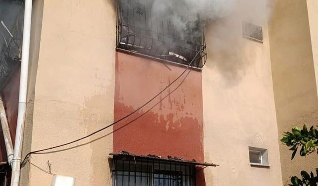 Dörtyol'da apartman dairesi alevlere teslim oldu