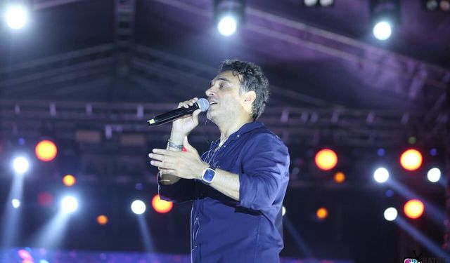 Hatay'da Uğur Aslan Coşkusu! Binlerce Kişi Şarkılara Hep Bir Ağızdan Eşlik Etti