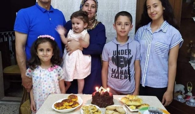 Depremde 3 kardeşini, annesini ve babasını kaybeden Furkan aile fotoğrafından geriye tek kaldı