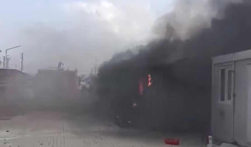 Kırıkhan’da konteyner yangını