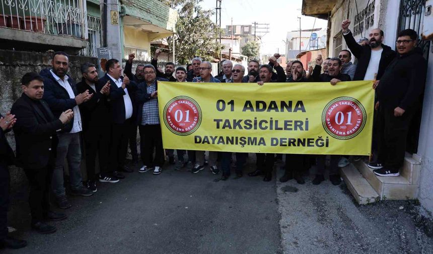 Adana'da taksicilerden korsan taksi eylemi