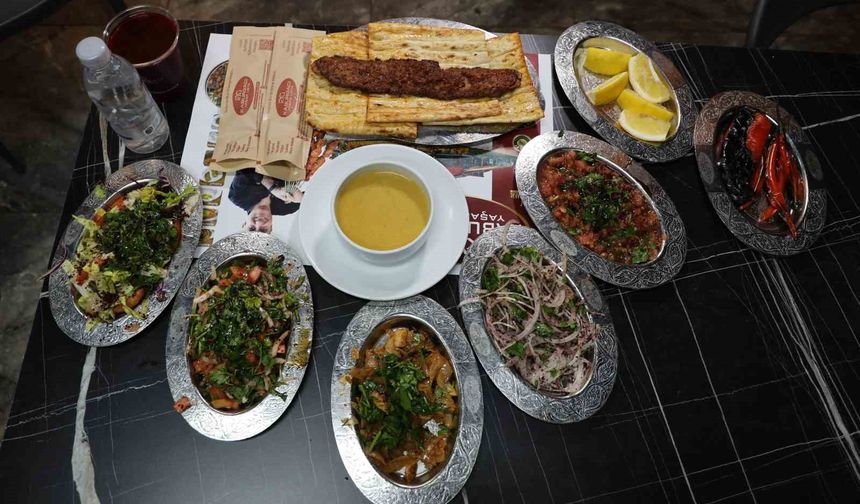 Adanalı kebapçılar Ramazan'a hazır: İftar sofralarında lezzet şöleni yaşanacak
