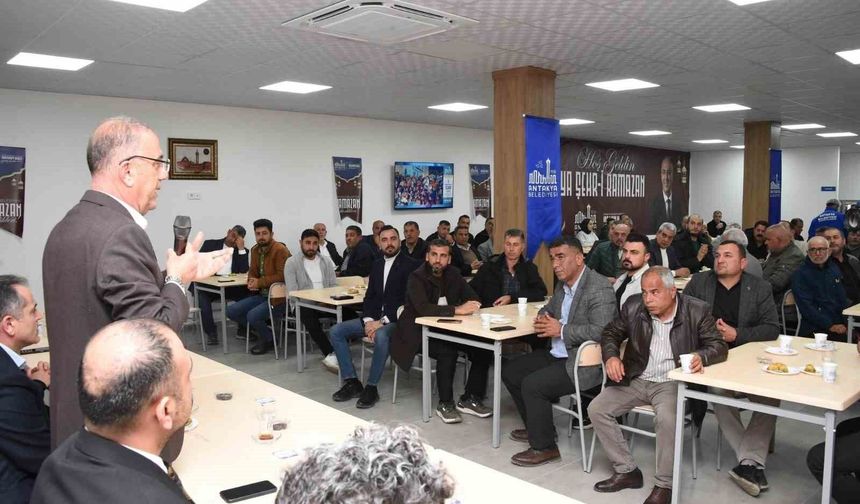 Başkan Yapar, mahalle muhtarlarıyla iftar programında bir araya geldi
