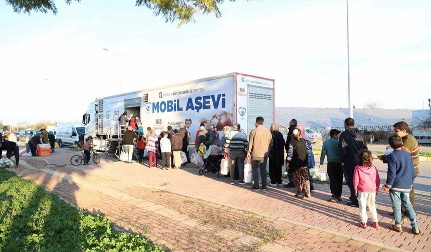 Büyükşehir'in geleneksel iftar ikramı sürüyor