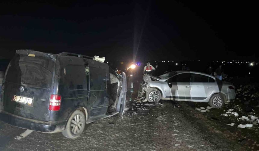 Diyarbakır'da iki otomobilin çarpıştığı kazada ölü sayısı 5'e yükseldi