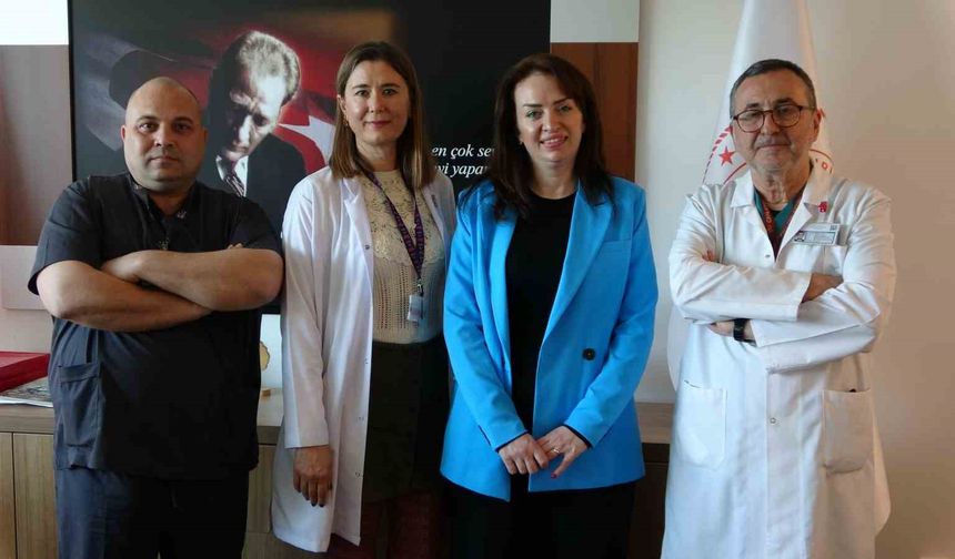 Pandemide ölümle burun buruna gelen anne doktorlarıyla buluştu