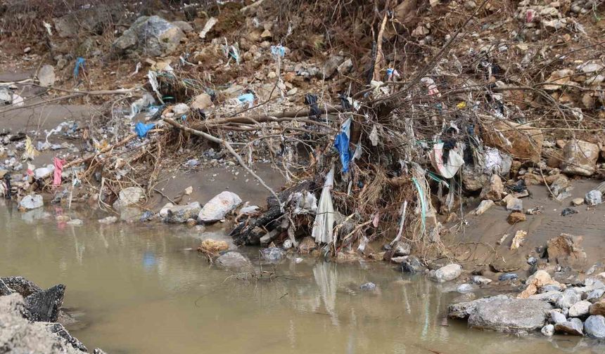Selin ardından oluşan plastik atıklar dikkat çekti