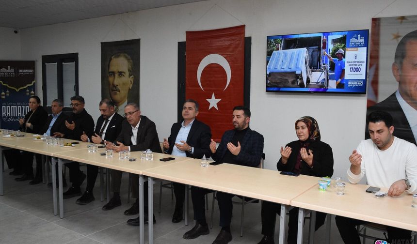 Hatay Antakya'da 95 Mahalle Muhtarı Aynı Sofrada Buluştu: Antakya’da Birlik İftarı