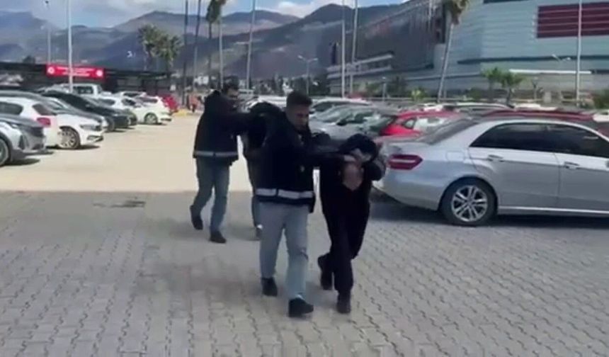 Depremzedelerden çaldıkları klimaları satan 2 şahıs yakayı ele verdi