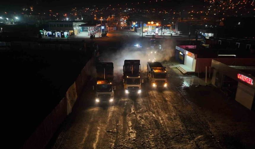 Hatay Büyükşehir Belediyesi ve Antakya Belediyesi'nden asfalt seferberliği