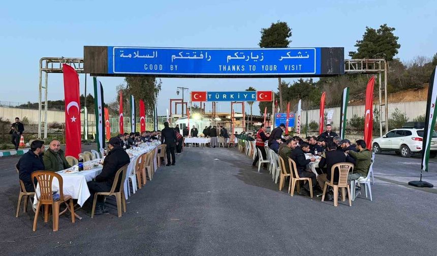 Yayladağı Gümrük Kapısı'nda dostluk iftarı