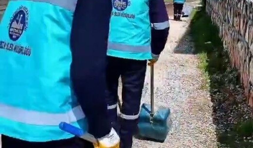 Antakya Belediyesi, Suvatlı Mahallesi'nde temizlik çalışmalarını sürdürüyor