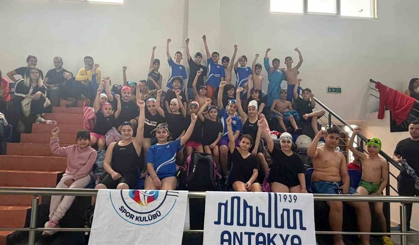 Antakya Belediyesi'nin sporcuları madalyaları topladılar