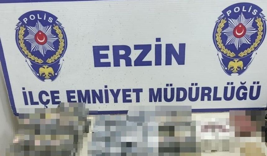 Erzin'de markette kaçak sigara ele geçirildi
