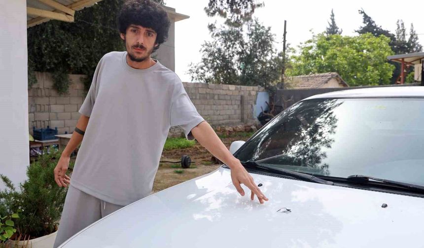 Sesle panik ve korku yaşayan vatandaşın aracına yorgun mermi isabet etti