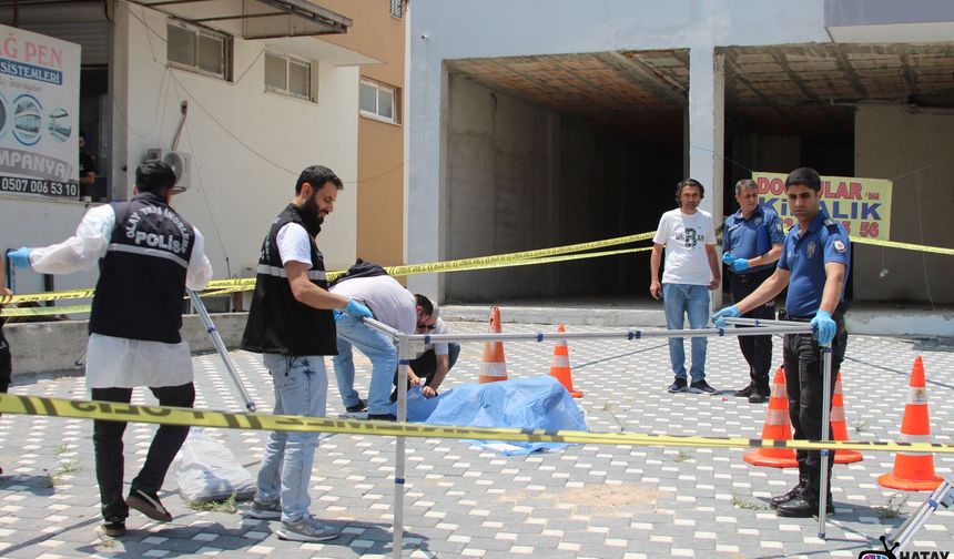 Emekli polis, bıçakla saldıran oğlunu öldürdü