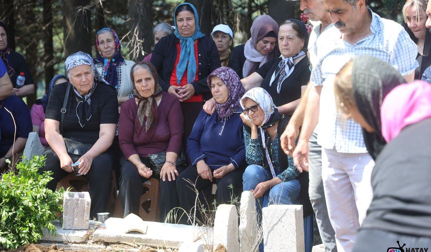 Hatay’da Nişanlı Dehşeti Sonrası Acı Veda! Baba ve Kız Yan Yana Toprağa Verildi