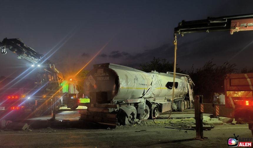 Hatay'da Yakıt Yüklü Tanker Devrildi! Yola Dökülen Mazot Paniğe Neden Oldu